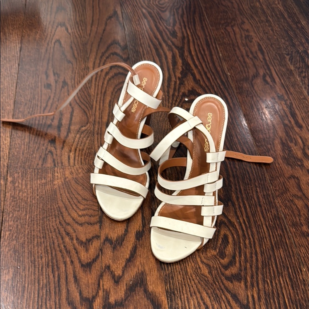 Off white Strappy Women's Sandals
